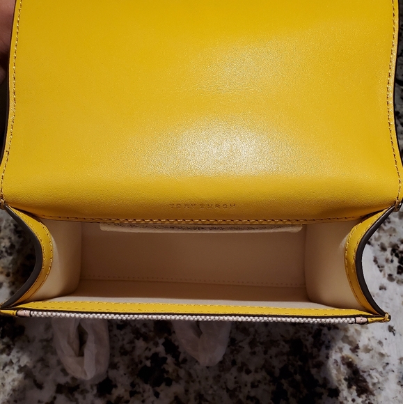 Tory Burch crossbody💛🎀 - Picture 9 of 14